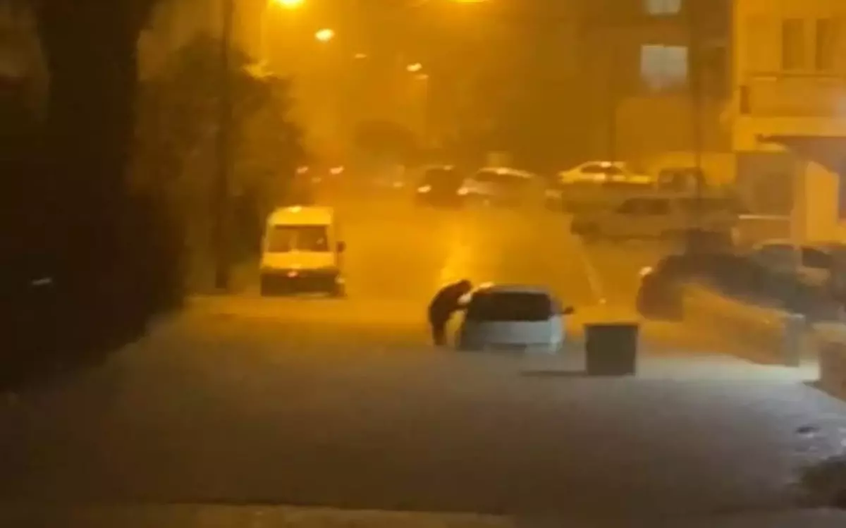 Antalya’nın Kumluca, Serik ve Kemer İlçelerinde Şiddetli Yağmur Sularının Tarım Alanlarını Saldırması