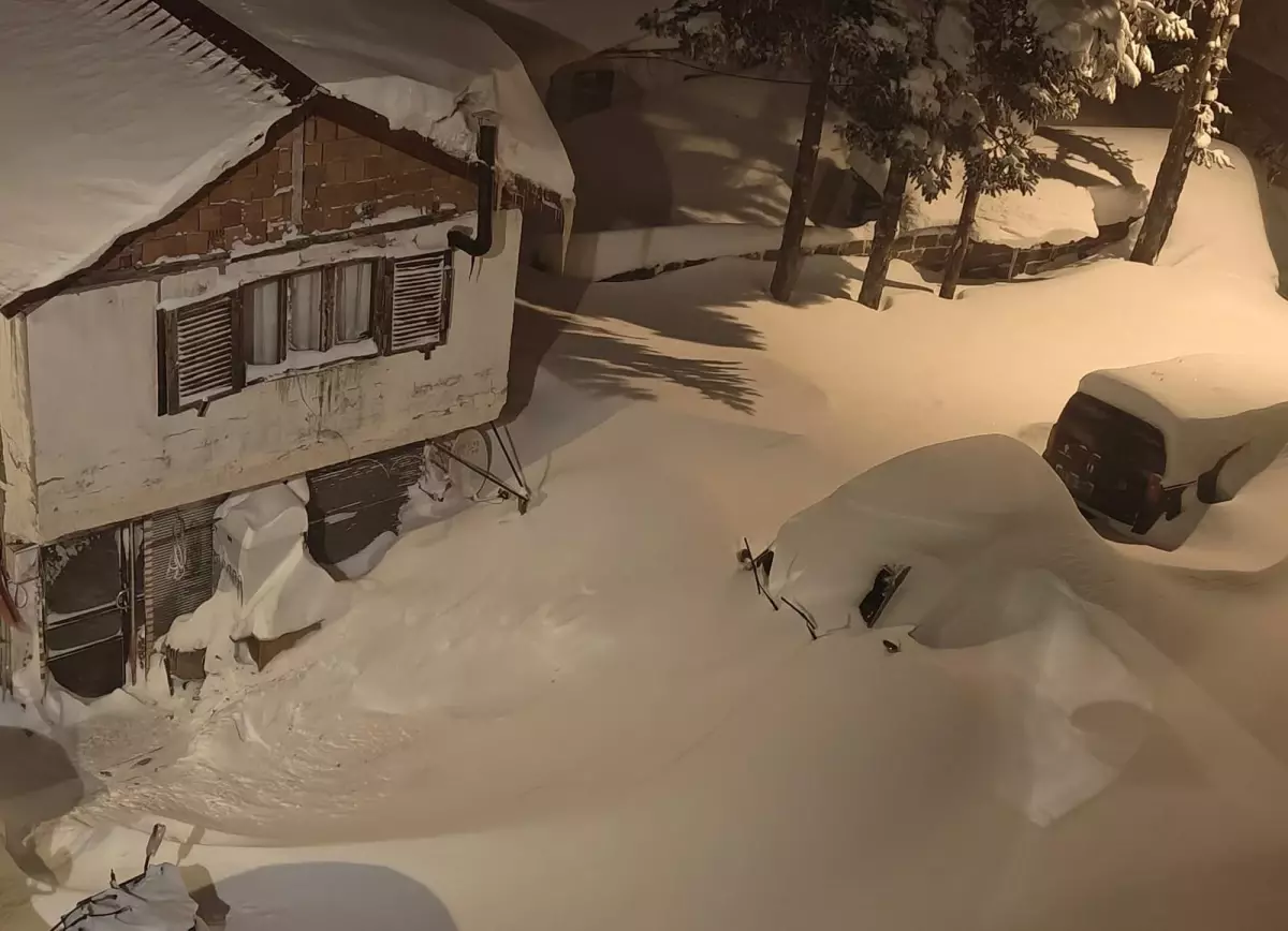 Çambaşı Yaylası'nda 2 metre kar