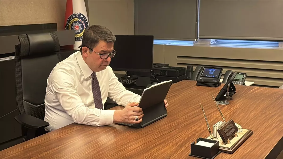 Gaziantep Emniyet Müdürü Özcan, 'Yılın Kareleri' Yarışmasında Fotoğraf Oylamasına Katıldı