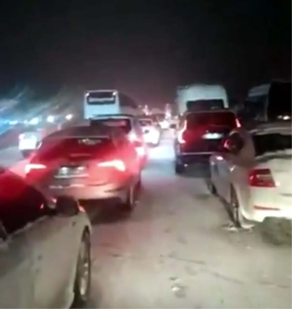 Kar yağışıyla kapalı Gaziantep‑Nurdağı yolu