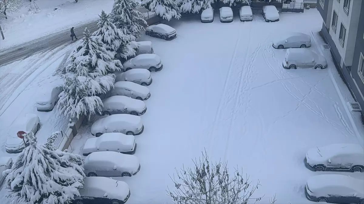 Gaziantep’te Şiddetli Kar Yağışı Şehir İçinde Ulaşımı Etkiliyor