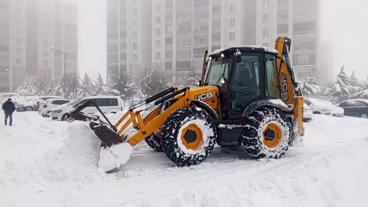 Mardin'de Şiddetli Kar Yağışı 5 Trafik Kazasına Yol Açtı