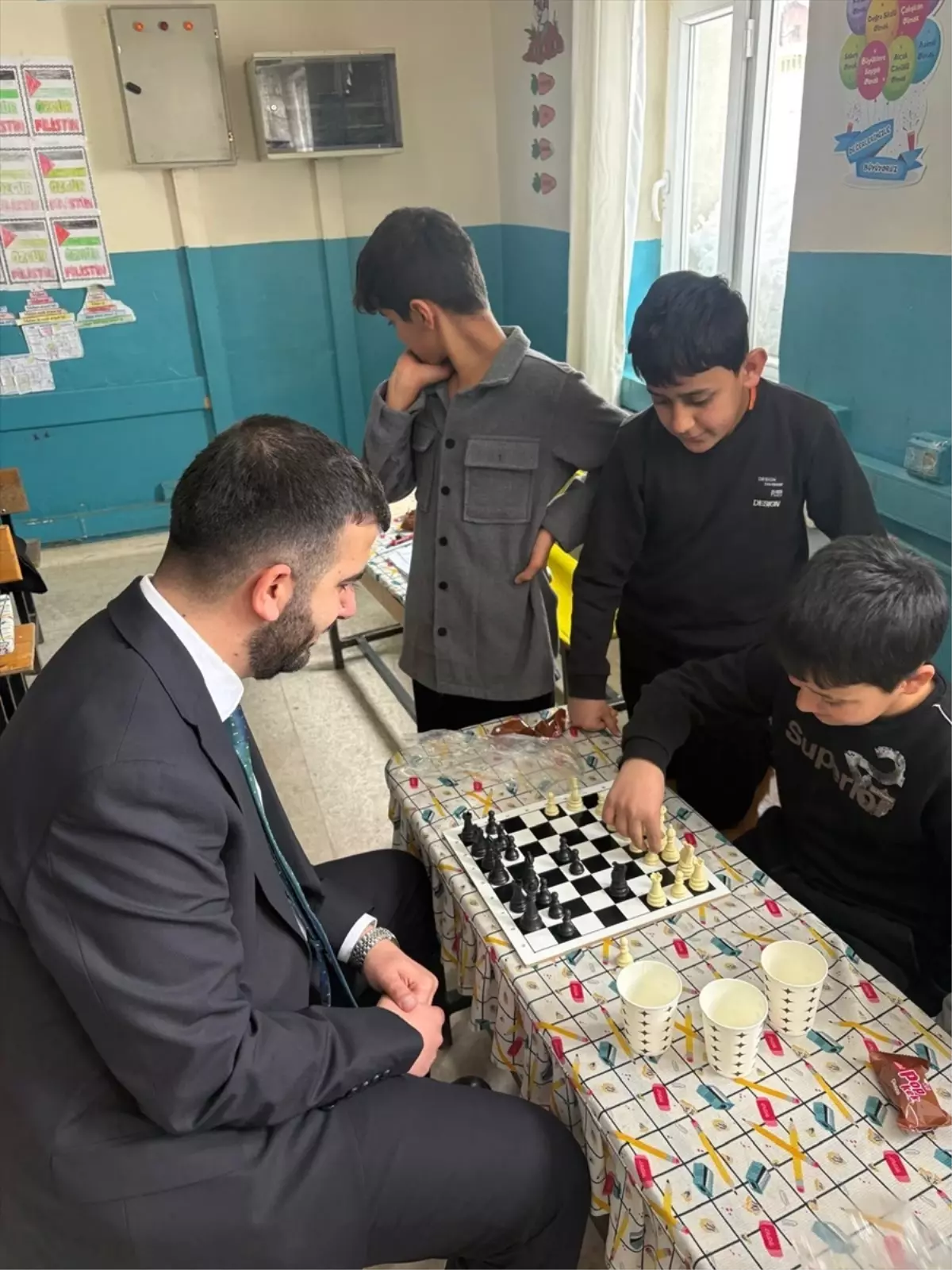 TÜGVA Hakkari Temsilciliği, Ortaokul Vakıf Okulu Programı Kapsamında Öğrencilerle Buluştu