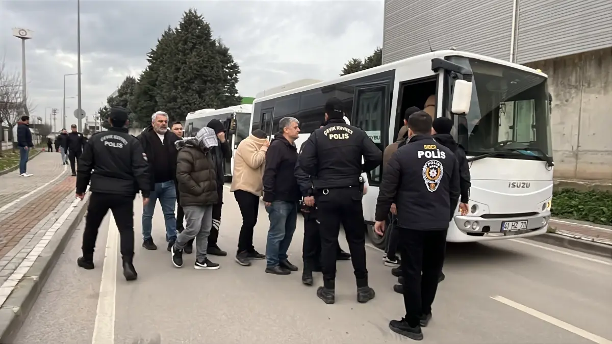 Kocaeli'de Yasa Dışı Kumar ve Bahis Operasyonu: 61 Şüpheli Gözaltında