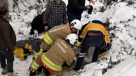 Hatay Belen'de Araç Dereye Düşerek 5 Kişi Yaralandı
