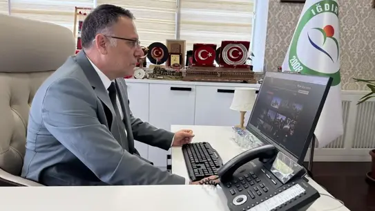 Iğdır Üniversitesi Rektörü Prof. Dr. Ekrem Gürel, Anadolu Ajansı’nın Yılın Kareleri Yarışmasında Oy Kullandı