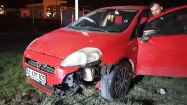 Samsun’da Araç Devrildi, Genç Sürücü ve Yolcusu Yaralandı
