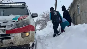 Karlı Yol Kapandı: UMKE, Siirt Baykan’da Hasta Kadını Kurtardı
