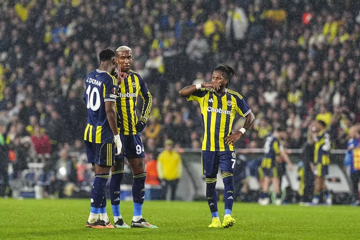 Fenerbahçe, UEFA Avrupa Ligi'nde Play-off Garantisi Aldı: İlk 24'e Girdi