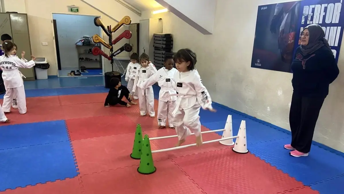 Porsuk Spor Salonu'nda Taekwondo Antrenmanları Hız Kesmeden Devam Ediyor