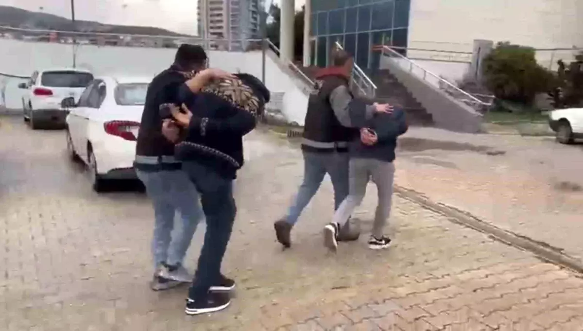 Hatay’da Beş Tutuklu Yakalanarak Cezaevine Teslim Edildi