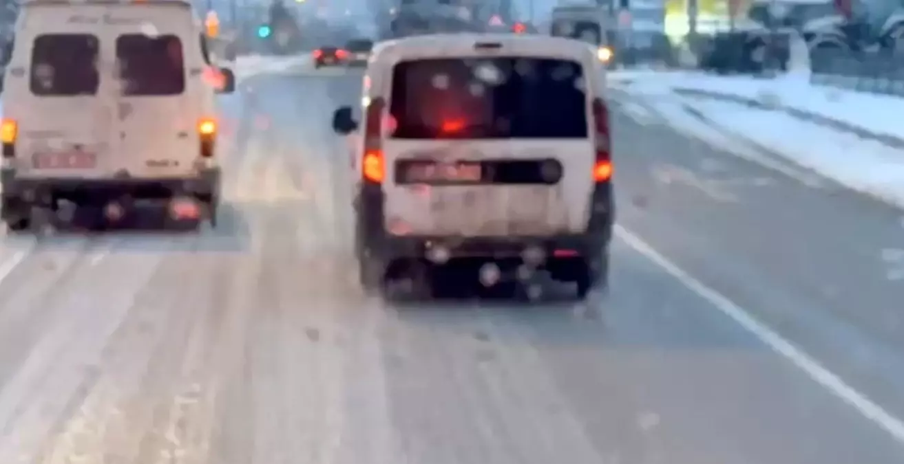 Sungurlu’da Kar Yağışı Altında İtfaiye Aracına Yol Vermeyen Sürücü Kamerada Belirledi