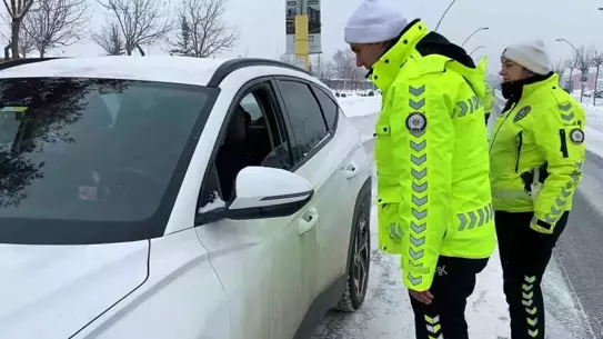 Ağrı’da Kış Şartlarına Karşı Trafik Denetimleri Başlatıldı