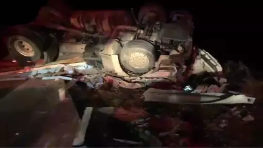 Aksaray’da Tır Devrildi, Sürücü Kazada Hayatını Kaybetti