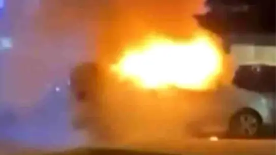 Bursa’da Soğanlı Mahallesi’nde Park Halindeki Araç Yangını Kontrol Altına Alındı