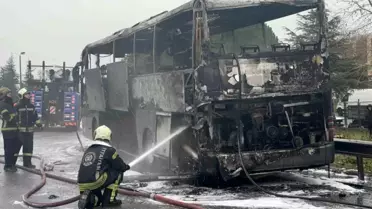 Kocaeli'de Yolcunun Uyarısıyla Otobüs Yangını Hızla Kontrol Altına Alındı