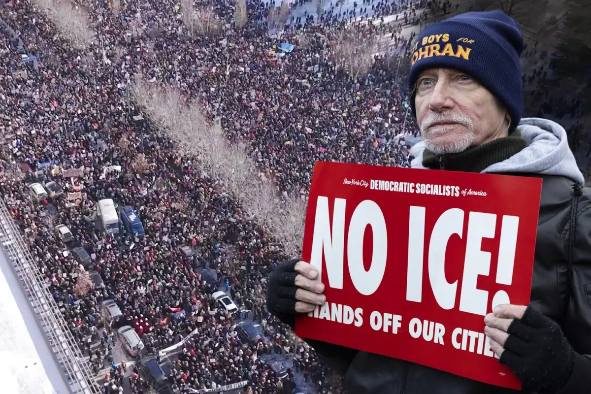 Protestocuların kalabalık görüntüsü