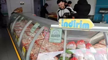Adana’da Tavuk Fiyatları Sabit Kaldı: Tüketiciler Kasapları Tercih Ediyor