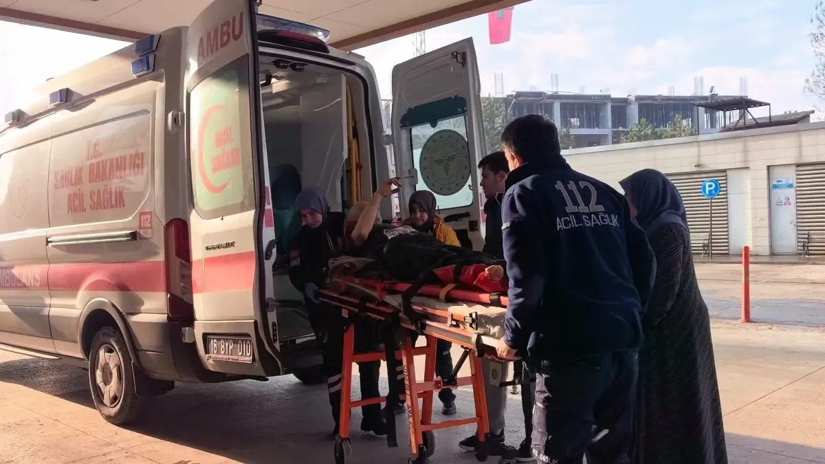 İnegöl Depodaki İş Kazasında İşçi Demir Yığını Altında Kaldı