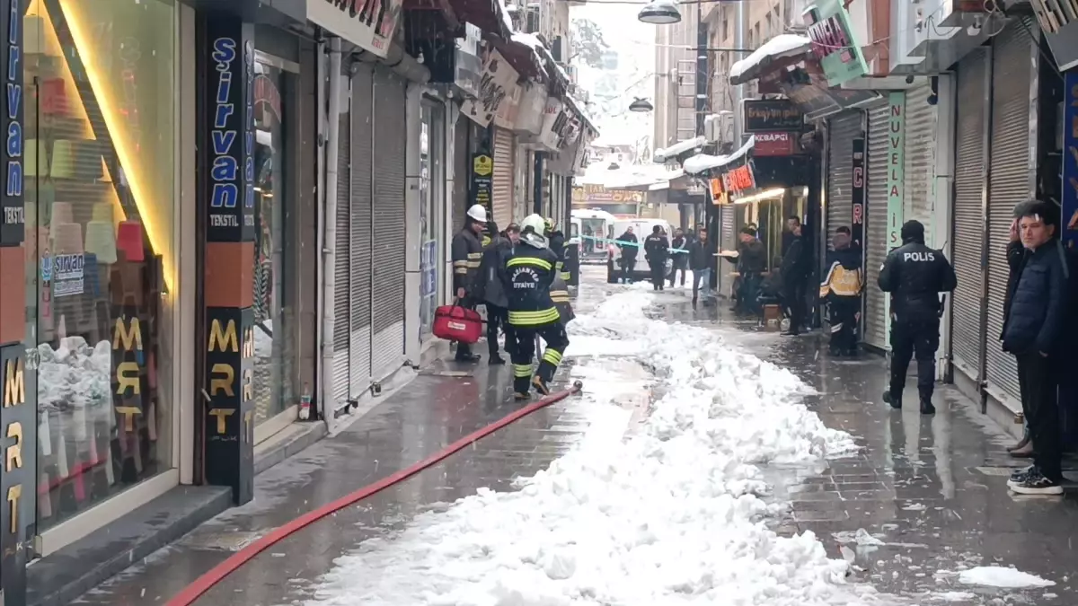 Gaziantep’te İş Merkezinde Çıkan Yangın Kontrol Altına Alındı