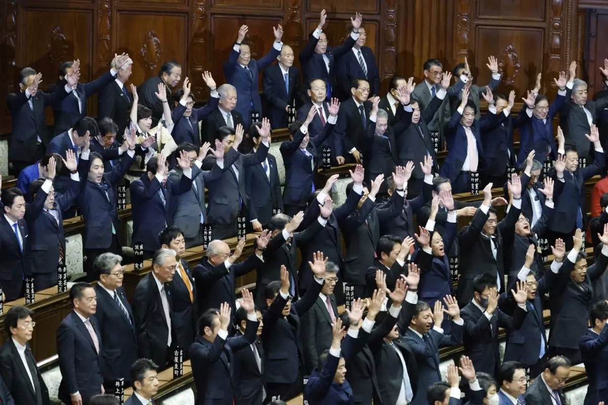 Japonya’da Hükümet Çöküşü: Erken Genel Seçim Yolunda