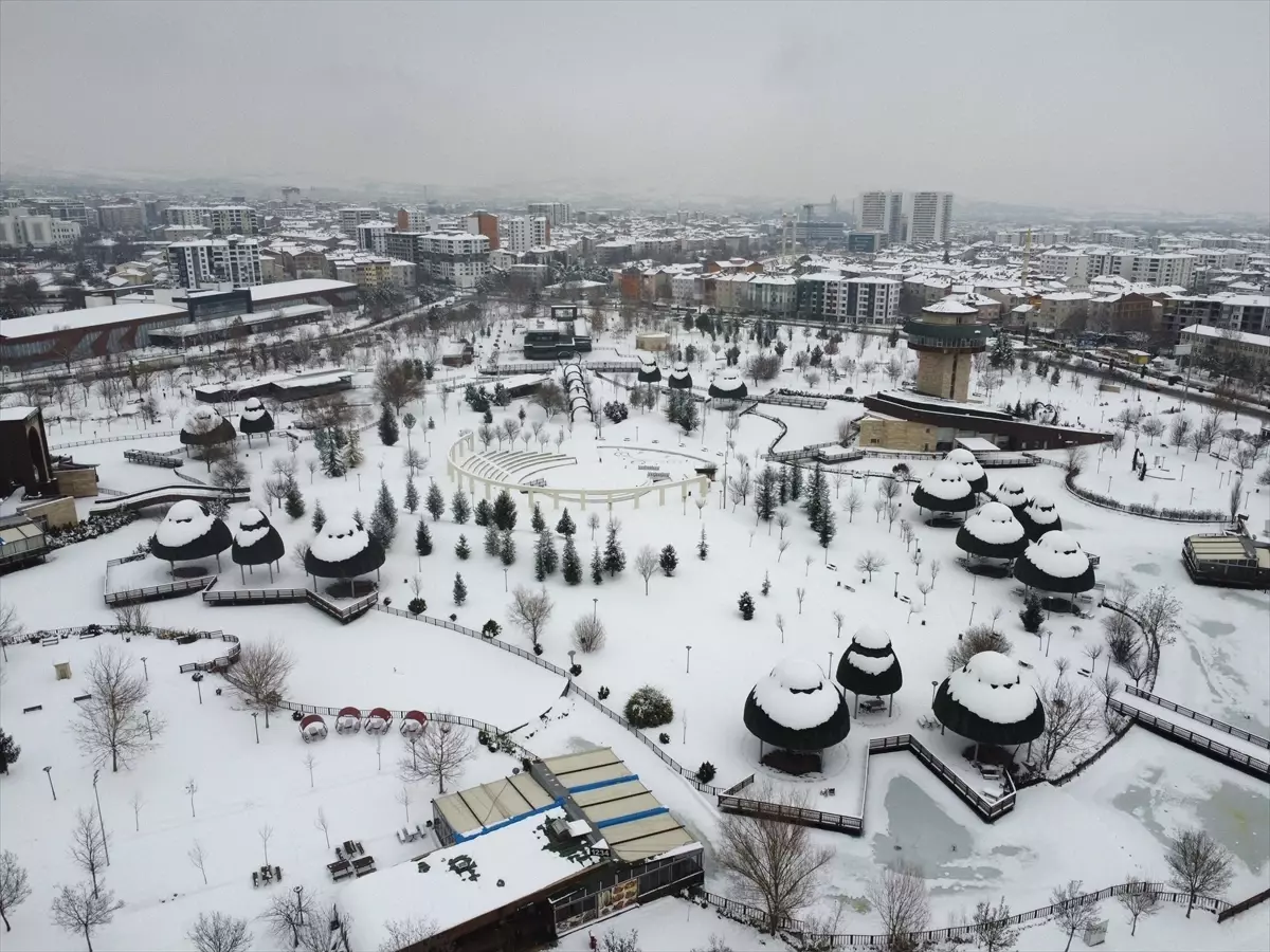 Elazığ’da Karla Bembeyaz Görüntüler: Dronla Şehir Merkezi Havadan İzleniyor