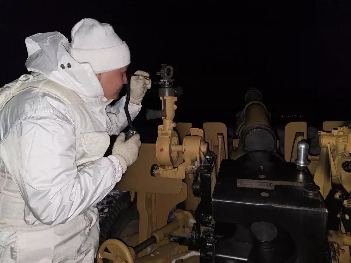 Mehmetçik, Karlı Dağlarda Gece Eğitimine Çıktı