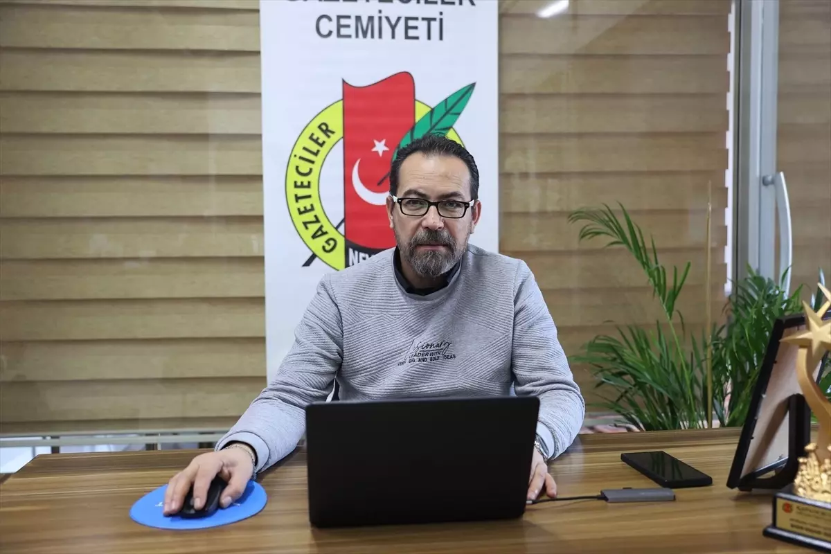 Bayram Ekici, Yılın Kareleri Oylamasını İnceledi