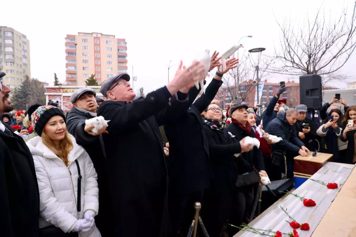 Uğur Mumcu’nun 33. Yıldönüm Anısına Eskişehir’de Anma Töreni