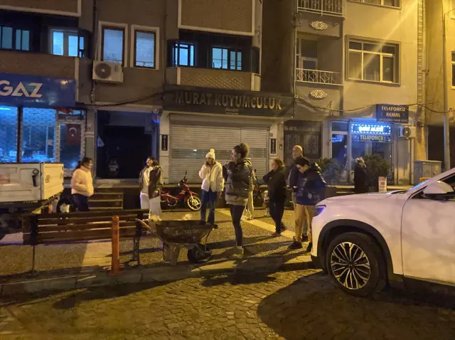 Prof. Dr. Ahmet Ercan açıklama yaparken