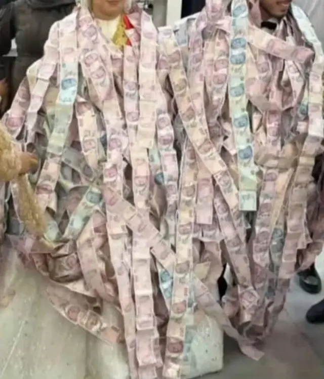 Geleneksel düğün ve modern davetiye karşılaştırması