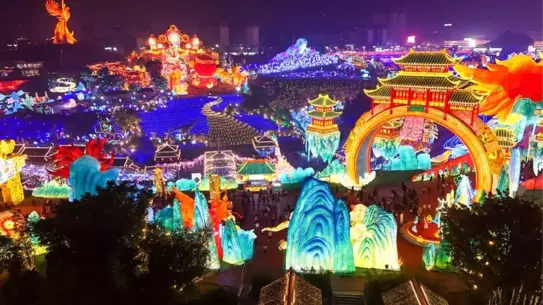 Zigong’da 32. Uluslararası Dinozor Fener Festivali Kapılarını Açtı