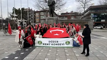 Düzce'de Kadınların Türk Bayrağına Yönelik Protestosu