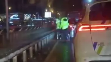 Esenyurt'ta 1.35 Promil Alkolle Sürücü Polis Araçlarına Çarptı, Tutuklandı