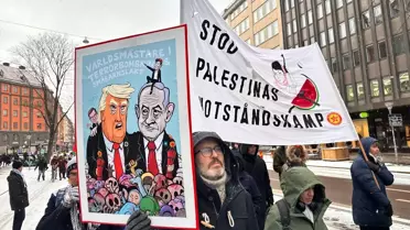 Stockholm’da Binlercesi Gazze Saldırılarını Protesto Etti
