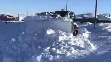 Kars'ta Şiddetli Kar Fırtınası: Kapanamayan Köyde Kadın Hayatı Kurtarıldı