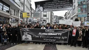 Mattia Minguzzi anma yürüyüşü sırasında çekilmiş fotoğraf