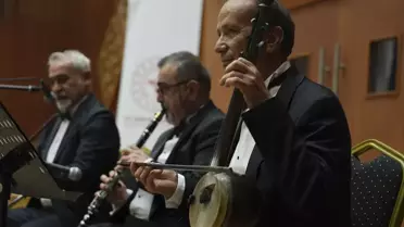 Sağlık Çalışanları Türkülerle Şifa Verdi: Etlik Şehir Hastanesi'nde Unutulmaz Konser