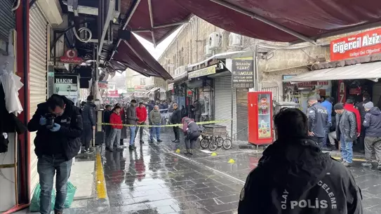 Şanlıurfa Eyyübiye'de Silahlı Saldırı: İki İşçi Yaralandı