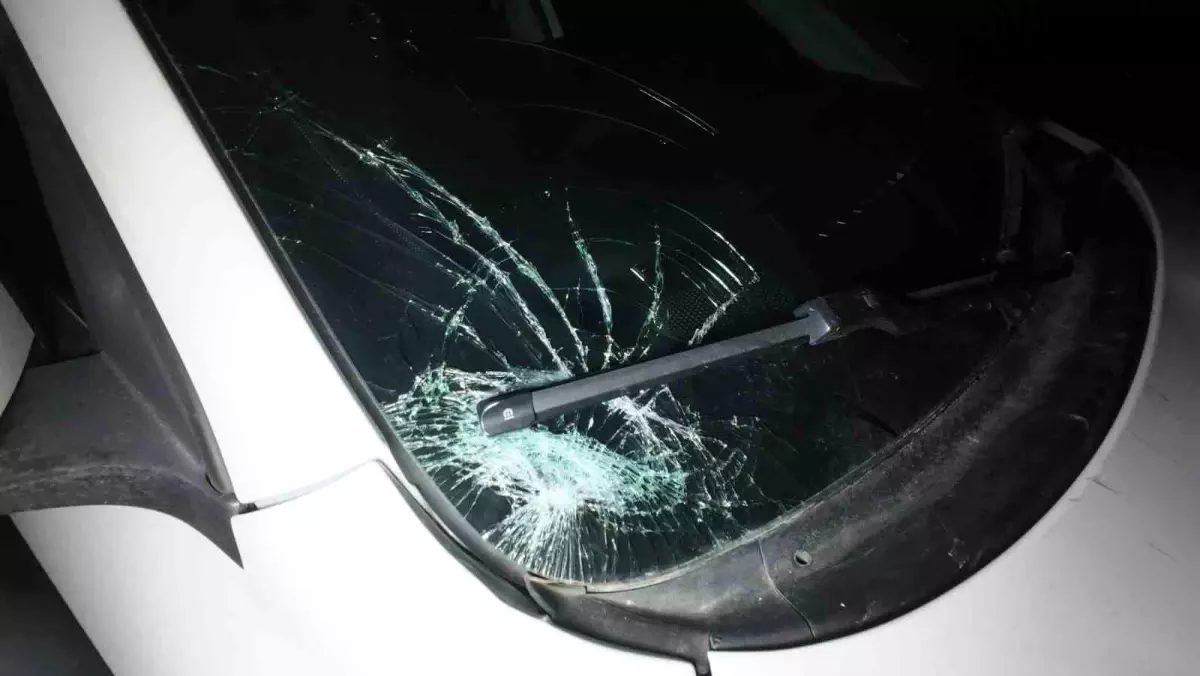 Kaza yerinde ambulans ve polis ekipleri