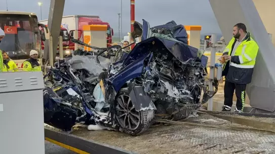 Silivri Kınalı Gişelerinde Otobüs İçindeki Kamera Görüntüsüyle Şok Eden Kazanın Detayları
