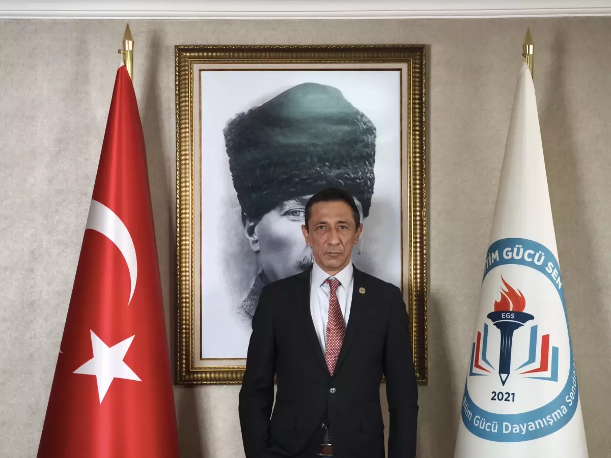 Özat eğitim gücü başkanı fotoğrafı