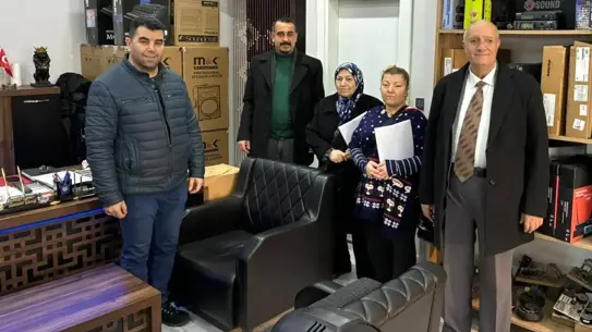 MHP Salihli İlçe Başkanı, Esnaf ve Vatandaşlarla "Hayırlı Günler Komşum" Sloganıyla Buluştu