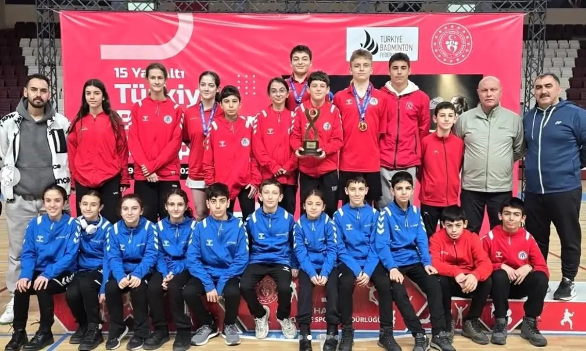 Erzincan Badminton Takımı Hatay Şampiyonasında Üç Şampiyonluk Kazandı