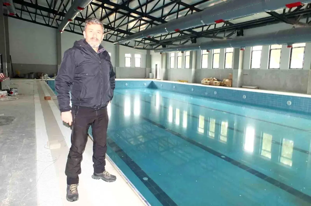 Burhaniye'de Yarı Olimpik Yüzme Havuzu Açıldı: Yaz ve Kış Kursları Başlıyor