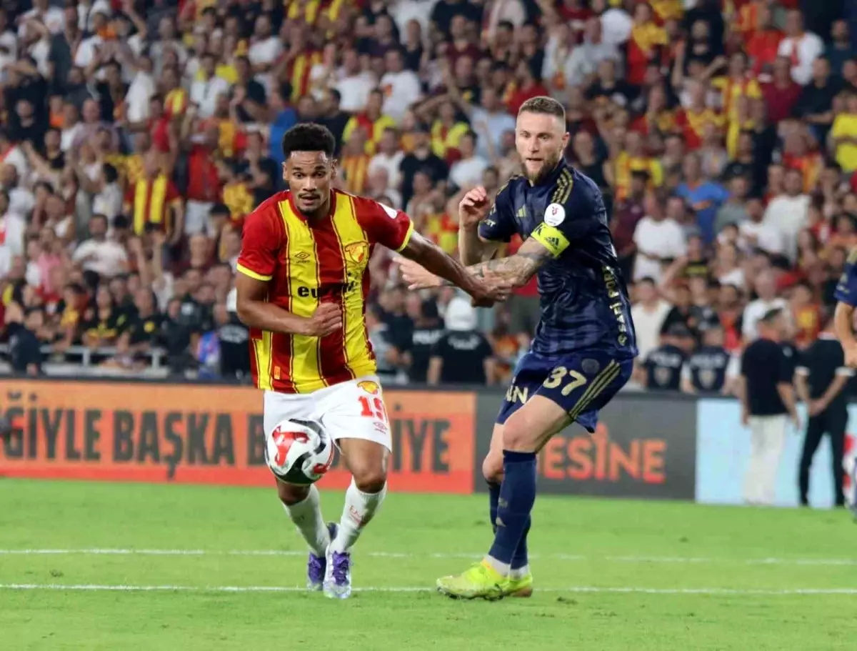 Fenerbahçe, Göztepe'yi Konuk Edecek: 19. Hafta Mücadelesi