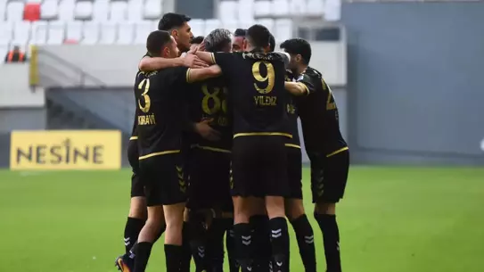 Altay ve Denizli İdmanyurdu karşılaşması