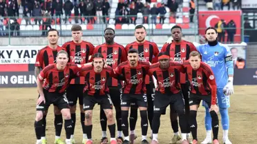 Van Spor FK, Iğdır FK'yi 3-0'lık Şık Galibiyetle Eledi