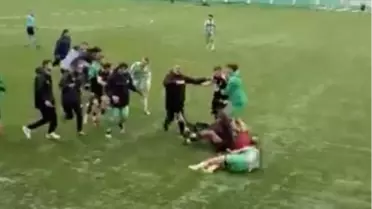 Fındıklı 1974 Spor ve Ardeşenspor Maçında Gergin Anlar Yaşandı