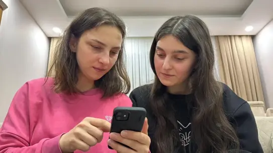 Artvin'de iPhone Yüz Tanıma Sorunu: Kardeşler Aynı Cihazı Açabildi